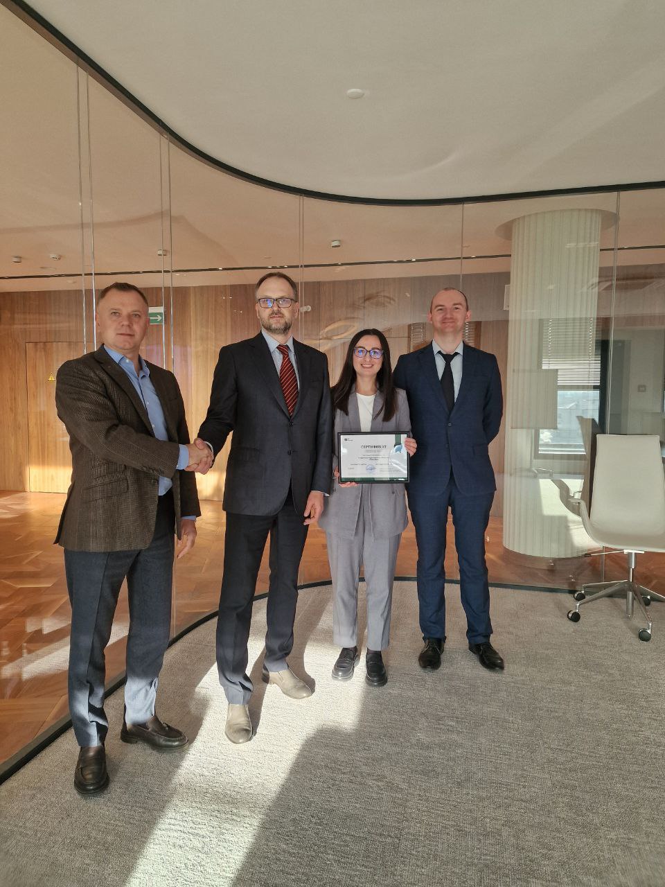 Вручение Сбер Банку сертификата ESG